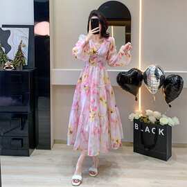 2025高级法式茶歇中长裙修身气质大摆度假连衣裙唯美系仙女粉色