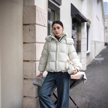 韩国原版泡芙软糯羽绒服女2025冬新款宽松可脱卸帽短款面包服外套