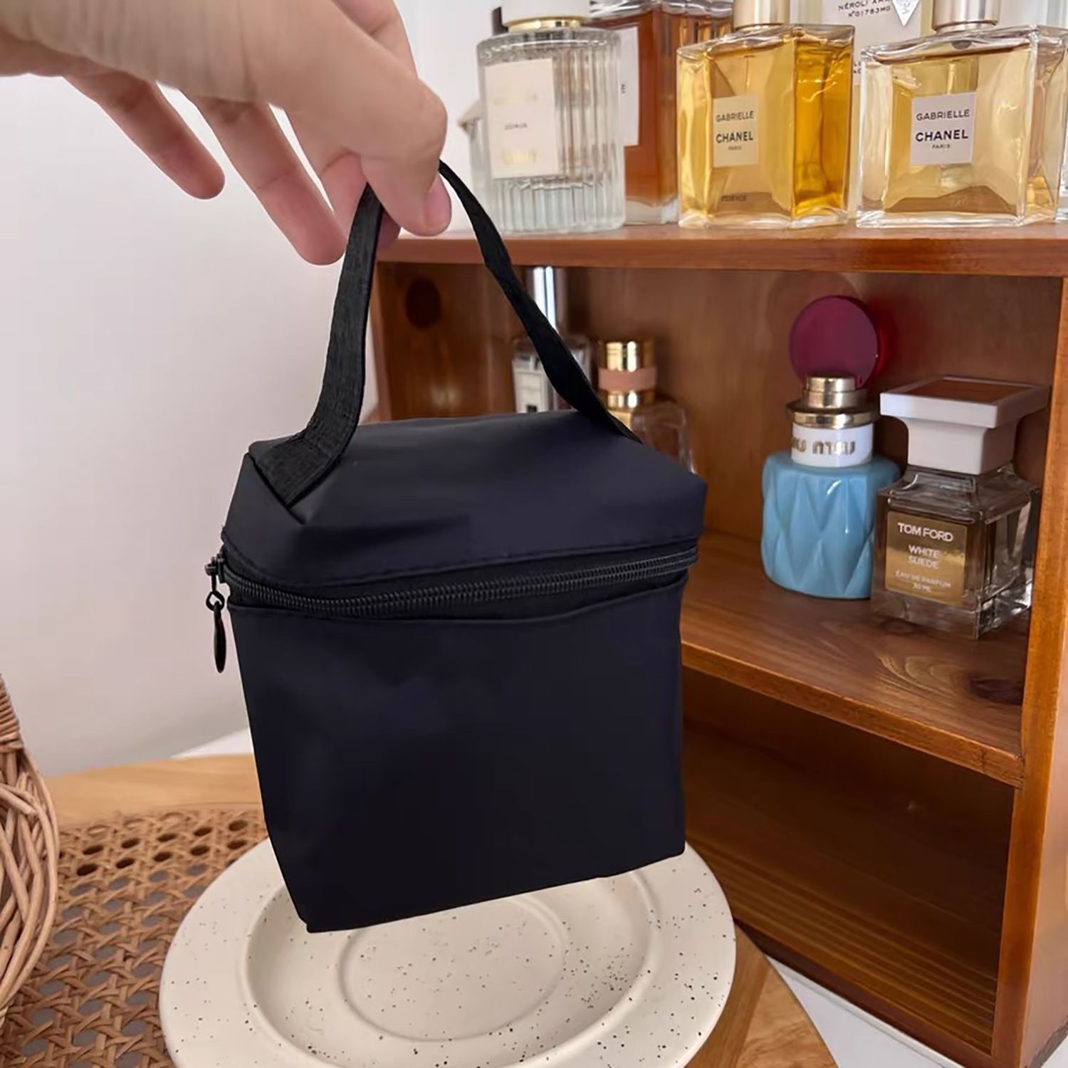 Bolso cosmético sobre rojo de nailon liso, sal, mini portátil simple, lindo tridimensional, bolsa de almacenamiento de color sólido de alto valor