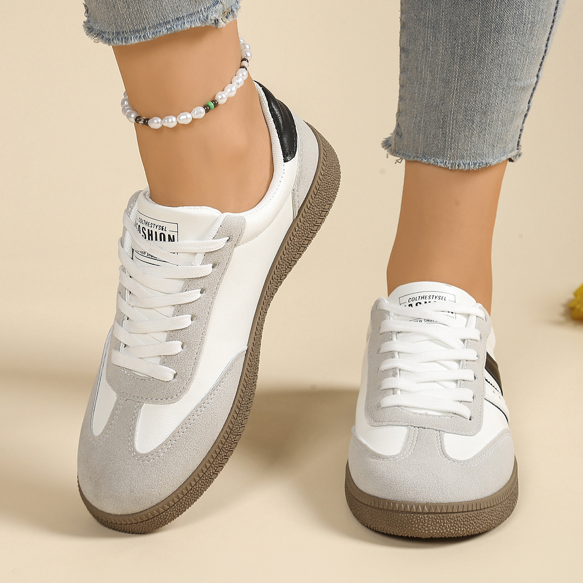 Zapatos de entrenamiento de base plana para mujeres 2026 nuevos zapatos de skate de primavera y verano retro de comercio exterior transfronterizo zapatos casuales grandes zapatos blancos para mujeres