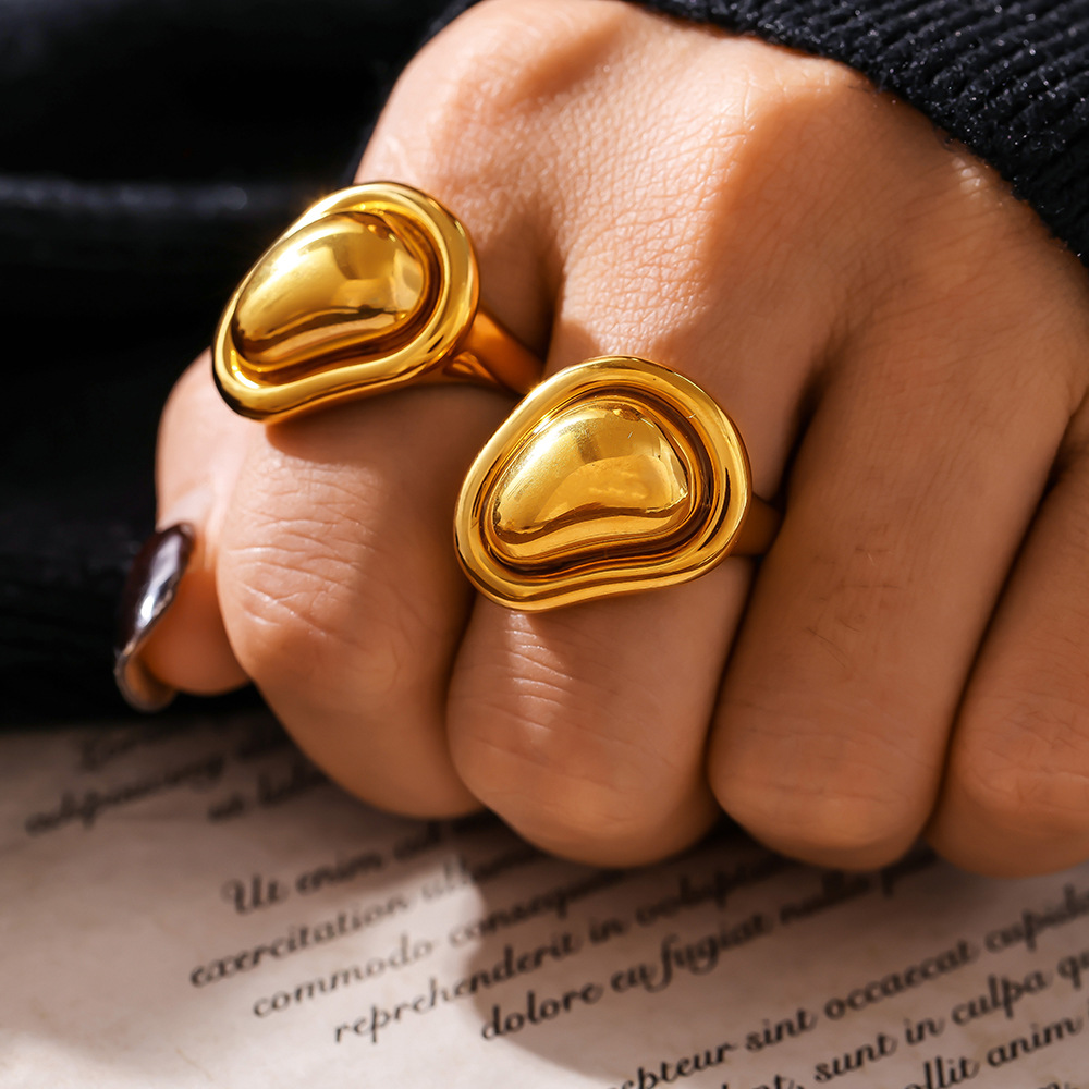 Titanium Steel PVD Vacuum Cast Irregular Gold Bean Ring With Adjustable Color Retention_voghion.com