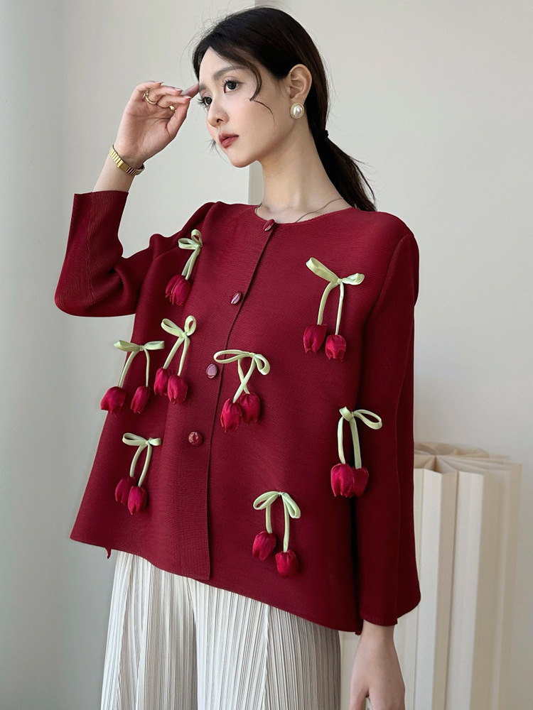 Fashionable three dimensional solid color shirt