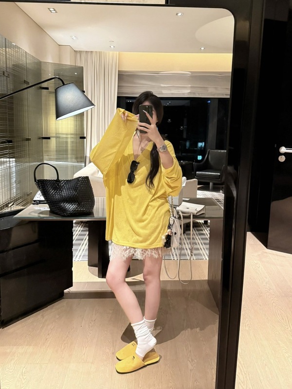 实拍~网红早秋显白黄色上衣大版宽松弛感慵懒v领长袖罩衫t恤女潮|undefined