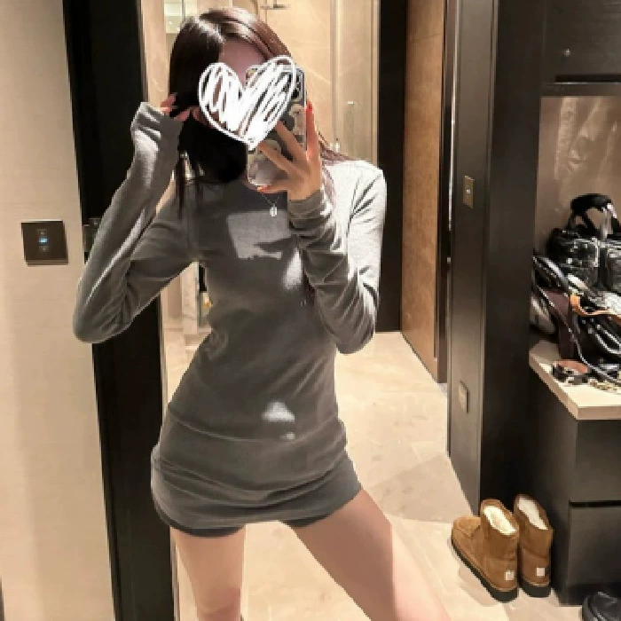 Завод источника не возвращает оригинальную версию. Хорошее качество. Простой стиль с длинными рукавами.