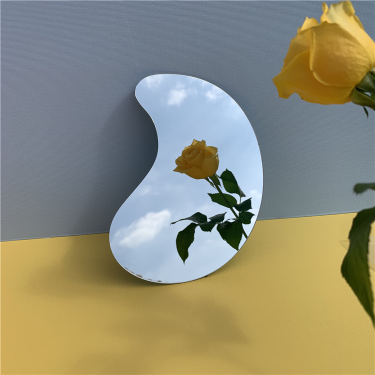 厂家供应异型亚克力镜片化妆镜片单面镜切割PMMA镜片带胶PS镜子