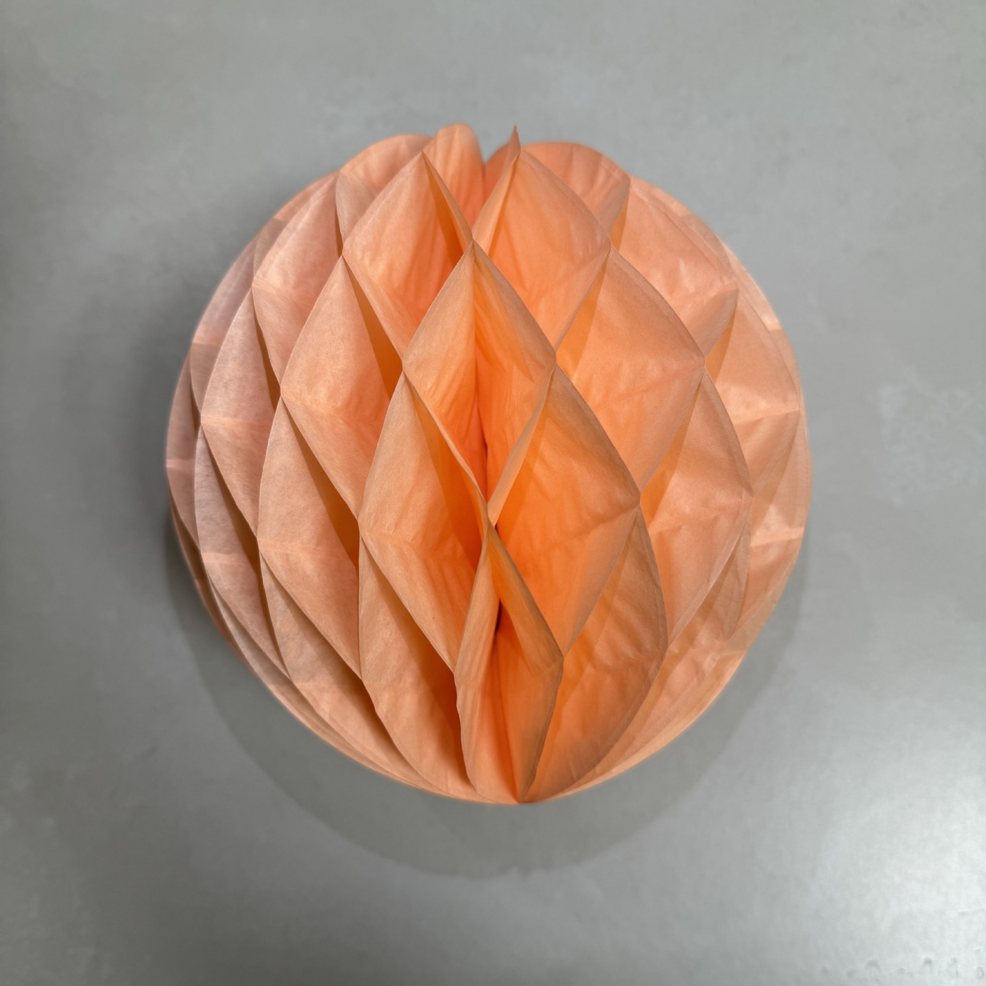 Yisheng Bola de panal Columna Decoración de la sala de bodas Conjunto de decoración de la ceremonia de boda Casa nueva para hombres y mujeres Dormitorio Sala de estar Pared de fondo
