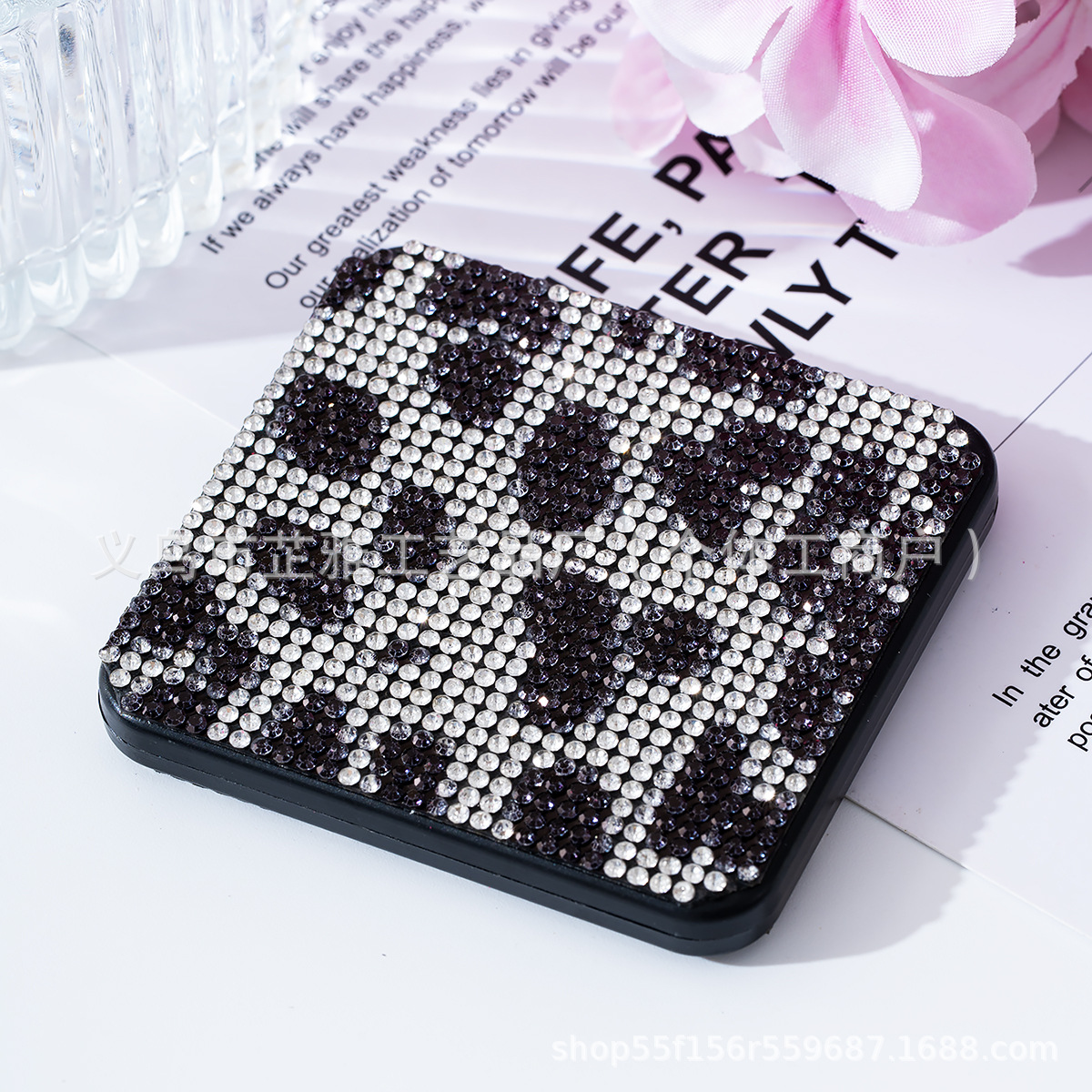 Espejo de maquillaje portátil de moda con incrustaciones de diamantes de imitación Espejo de maquillaje Regalo Espejo cuadrado plegable portátil Espejo plegable de doble cara de mano lote