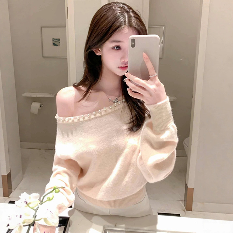 Solid Color Pearl Collar Off-Shoulder Knit Sweater for Women, Spring, Autumn, Winter, Purely Sexy Design, Super Stylish Off-Shoulder Base Shirt Top