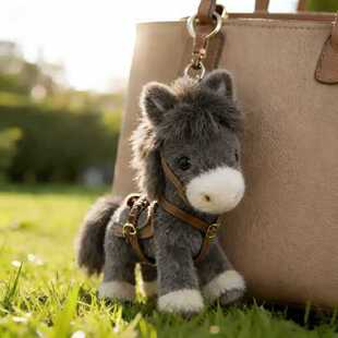 �羳��ƷPonytata Plush Pony Bag Charm and KeychainС�R耳׿�