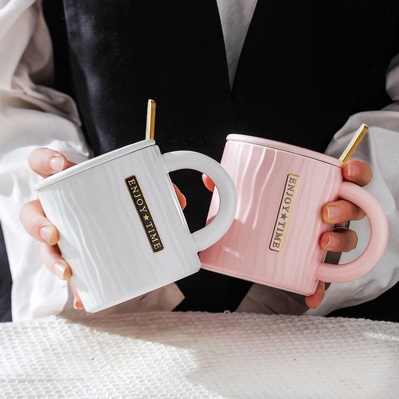 Taza de cerámica de gran capacidad taza de agua de alto aspecto con cuchara de tapa taza de bebida de jugo para hombres y mujeres taza de oficina en casa