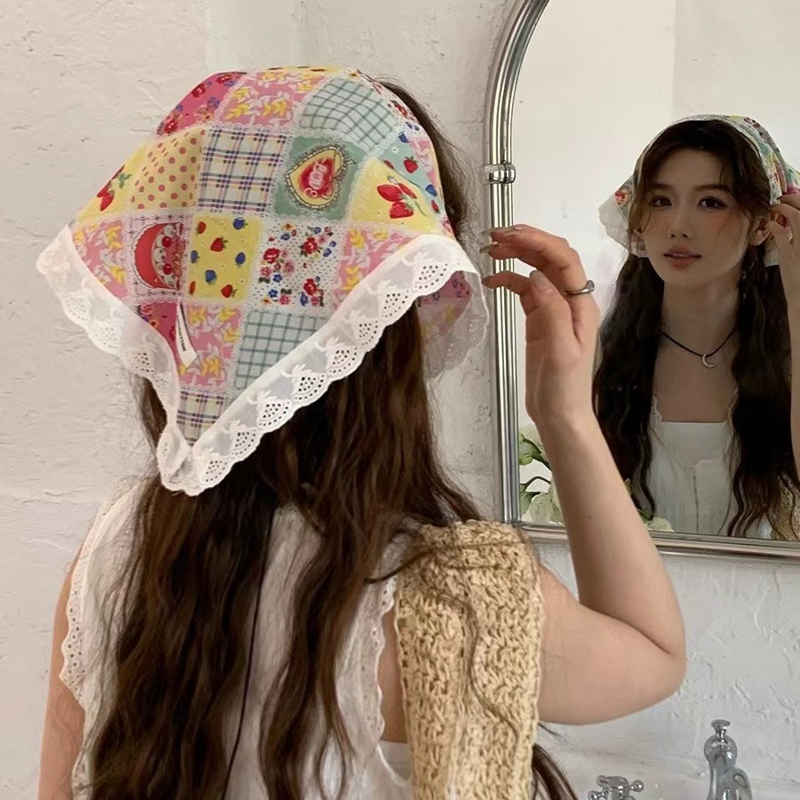 French lace headscarf for women, triangle shape, summer beach photos, hair tie, Y2K pastoral style, portrait, fashion influencer