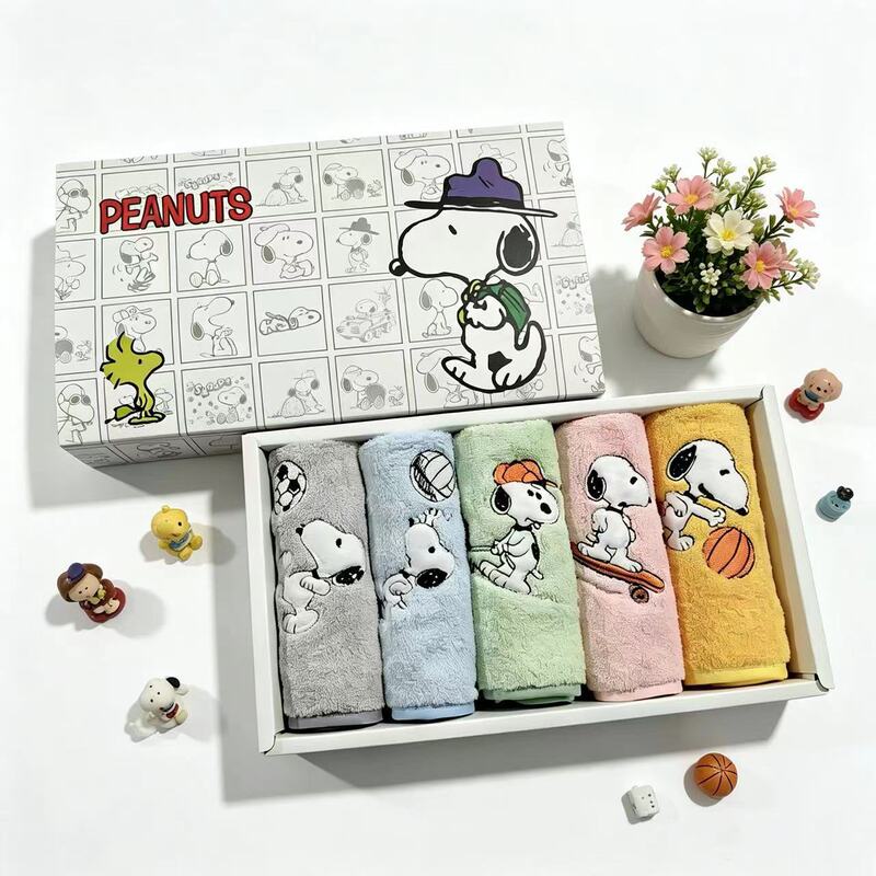 Cartoon Square Towel Snoopy Gift Box Soft Absorbent Children's Student Face Towel Cute Embroidered Household Small Square Towel