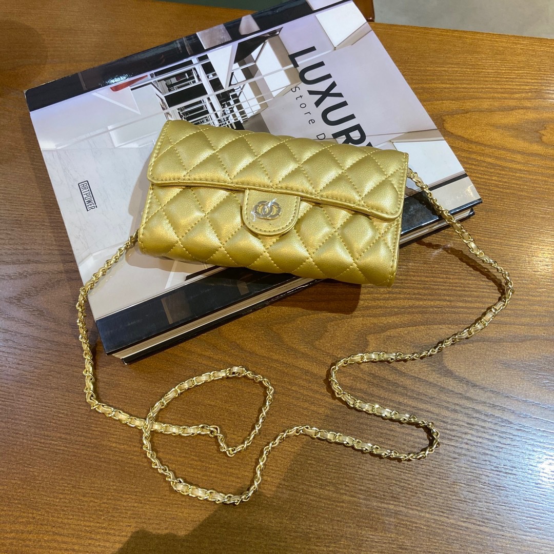 큰 금색은 휴대폰을 보관할 수 있으며 수집 및 선물 제공이 가능합니다.