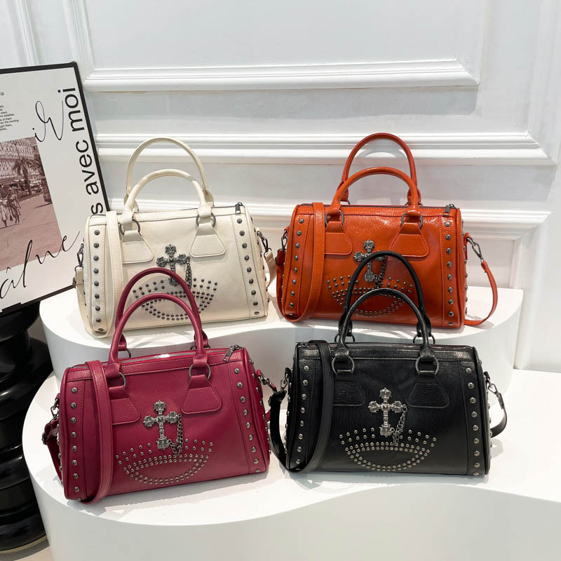 Cross-Border Large Capacity Punk Style Commuter Boston Cylinder Handbag For Women, Niche Retro Studded Shoulder Bag - Thumbnail 4