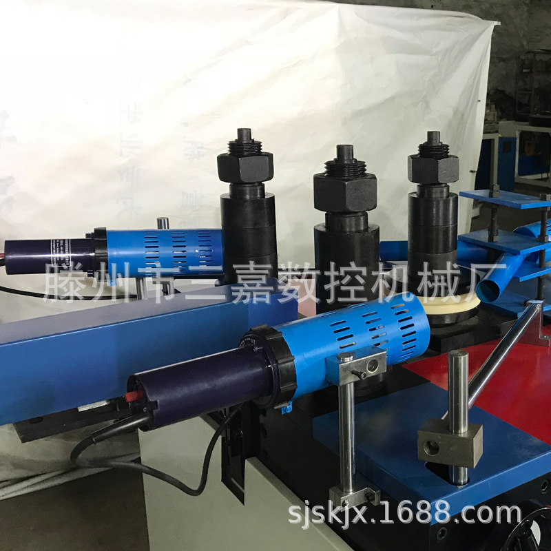 �������Ͻ��Ŵ������仡�� PVC�ܸ��Ͳ�Բ������Բ�����е�豸