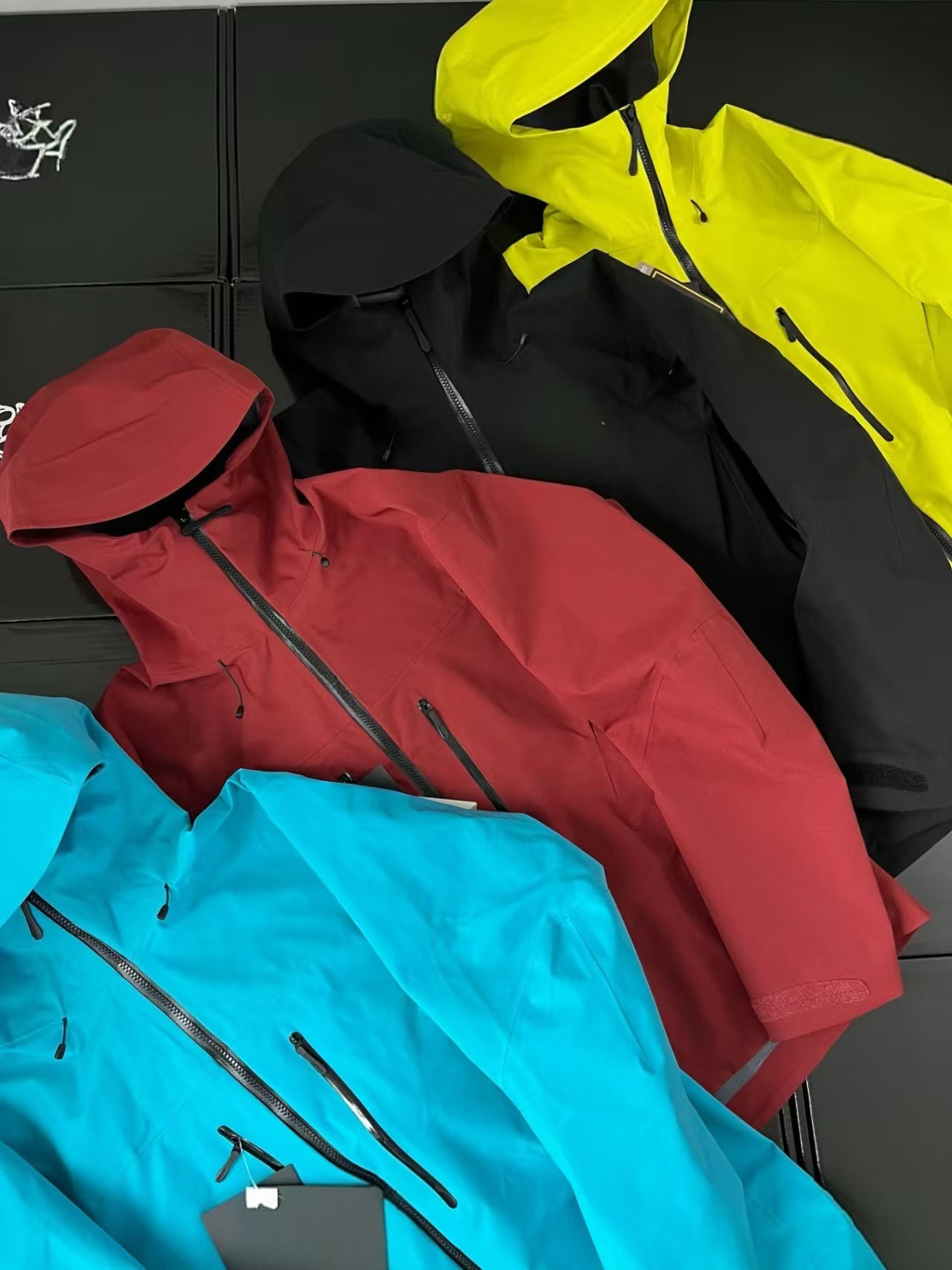 Comercio exterior de alta gama selección sv7 generación al aire libre transpirable hombre y mujer con capuchón logotipo de ropa de asalto impermeable