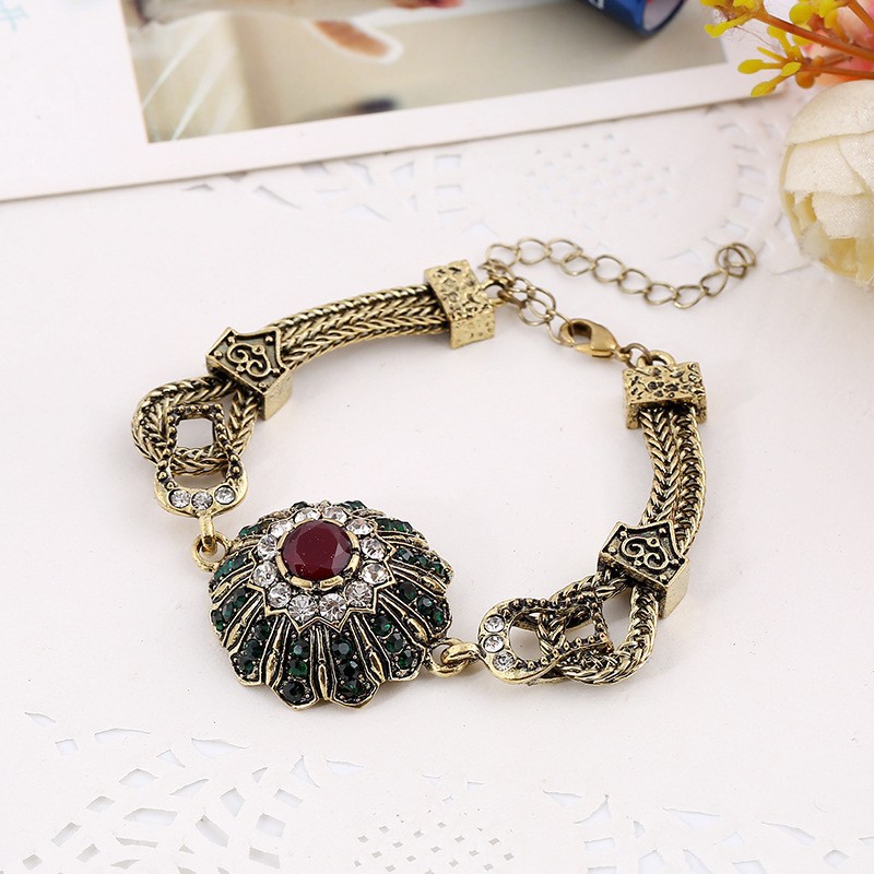 Vintage Bohemian Jewelry Alloy Diamond Bracelets Wholesale display picture 3