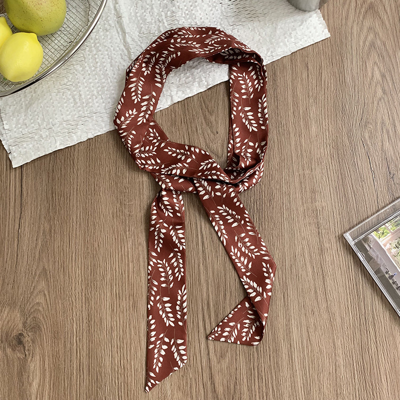 Flor de espiga de trigo fondo marrón