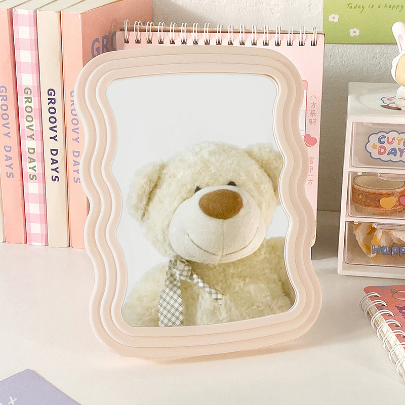 Espejo de maquillaje ondulado de maquillaje de niñas macarrón de alto valor espejo de dormitorio de oficina portátil colgar espejo