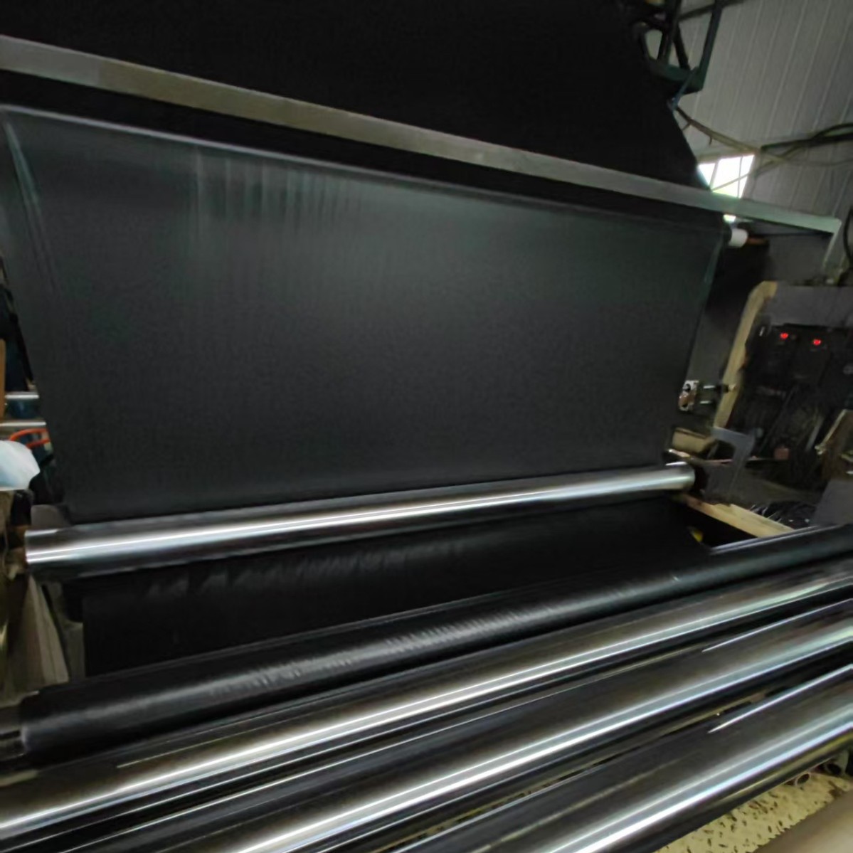 厂家直销塑料布抗老化塑料防潮地膜再生料PVC黑膜防晒抗冻防水膜