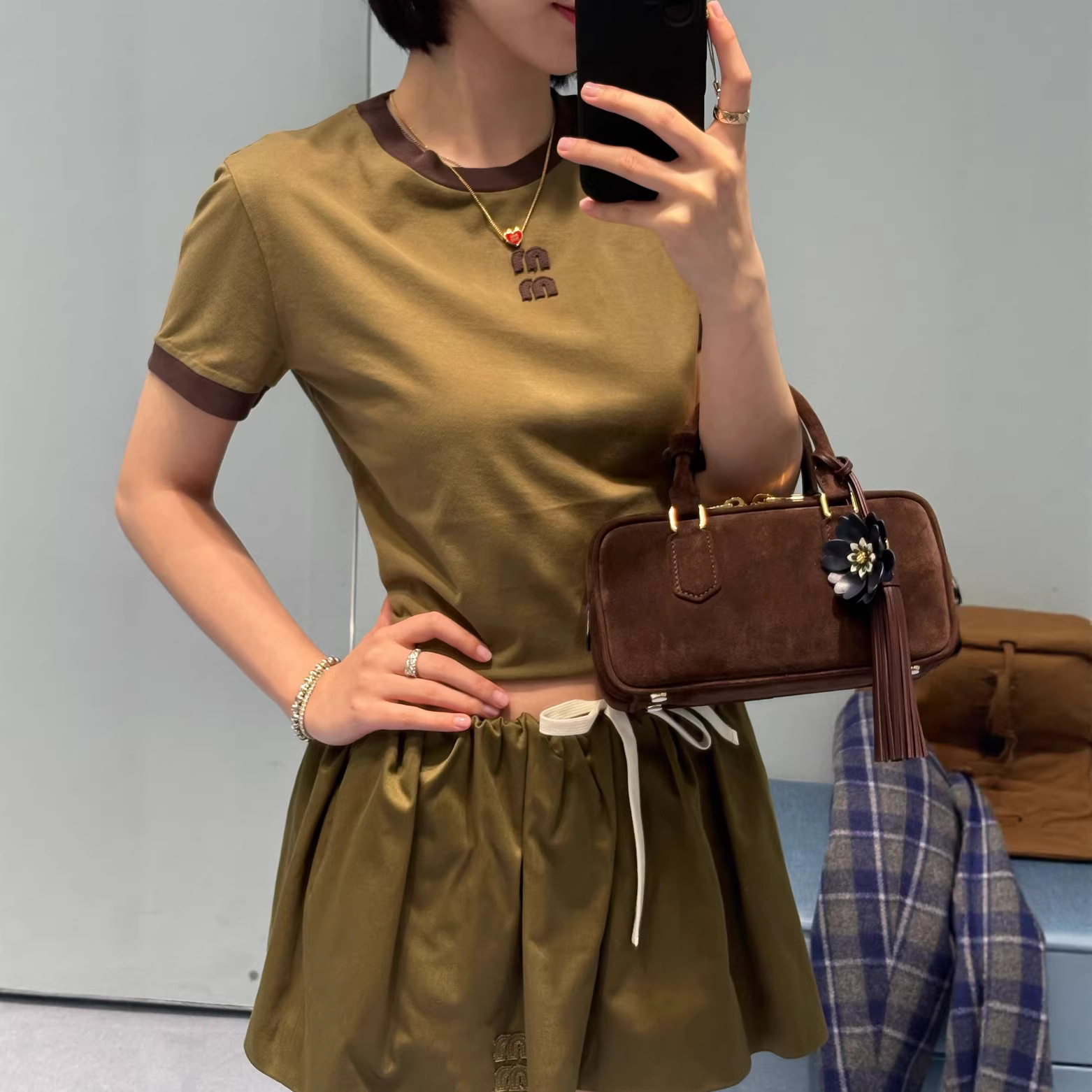 南油高版本M家新款纯棉撞色圆领短款短袖T恤女修身显瘦上衣潮牌