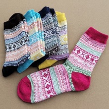 新款袜子女士加厚保暖兔羊毛袜冬季双路粗针复古民族风中筒袜批发