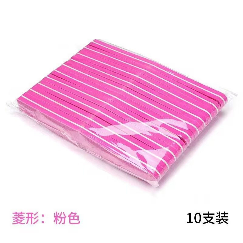 ネイルサロン専用のスポンジの爪を磨いて光を治療します。|undefined