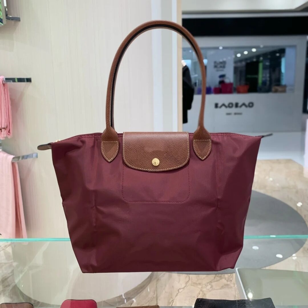 고품질 클래식 브라운 뱅크스 레드