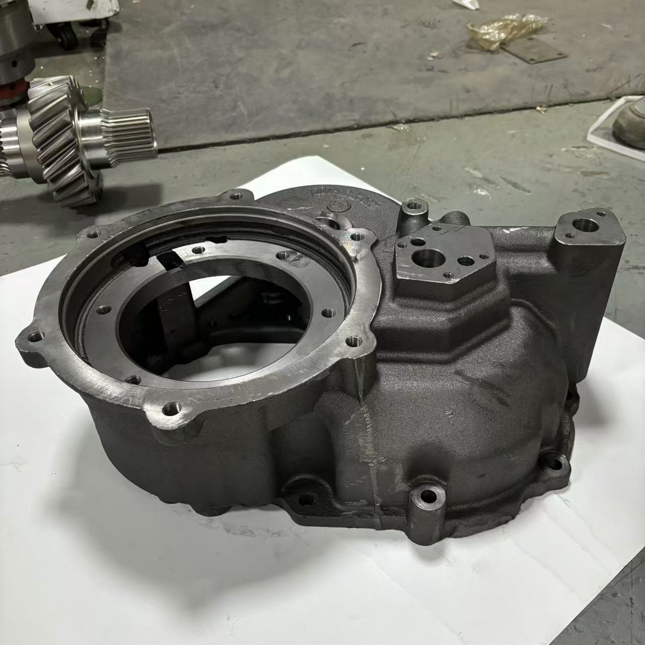 EQ153 cylindrical gear shell 2502Z33-102 gear shell reducer shell