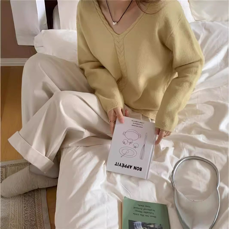 韓国系の怠惰な風の柔らかいモチモチとした質感の麻花のセーターの女性の秋冬の新型のデザイン感のゆったりしたニットの上着|undefined
