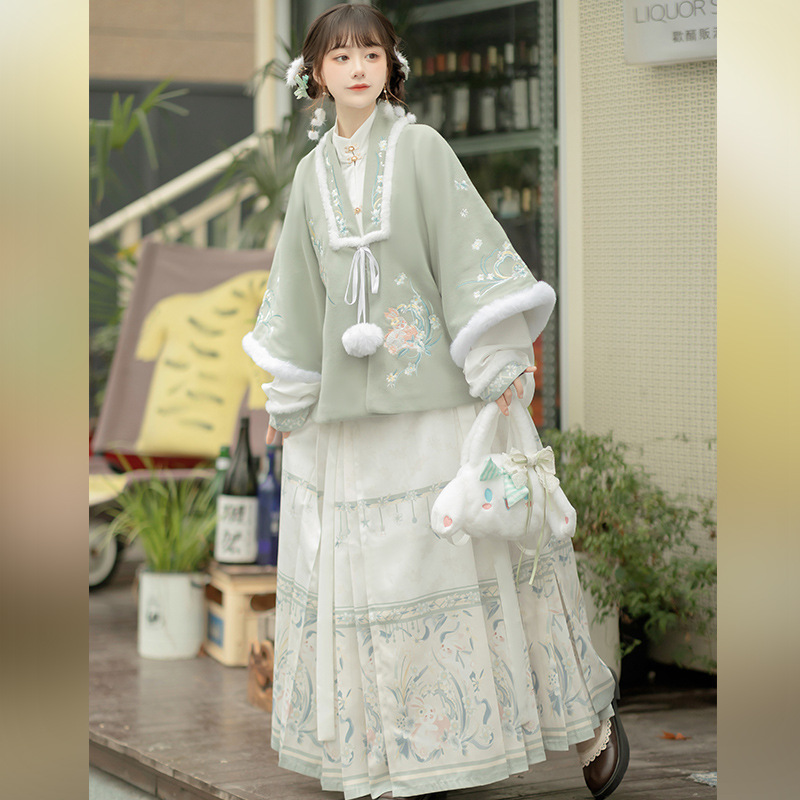 Luo Zhu Original [Peach Rabbit] Hanfu Women's Embroidery Ming-made Collar-made Horse-faced Skirt for New Year's Service Winter fleece-lined