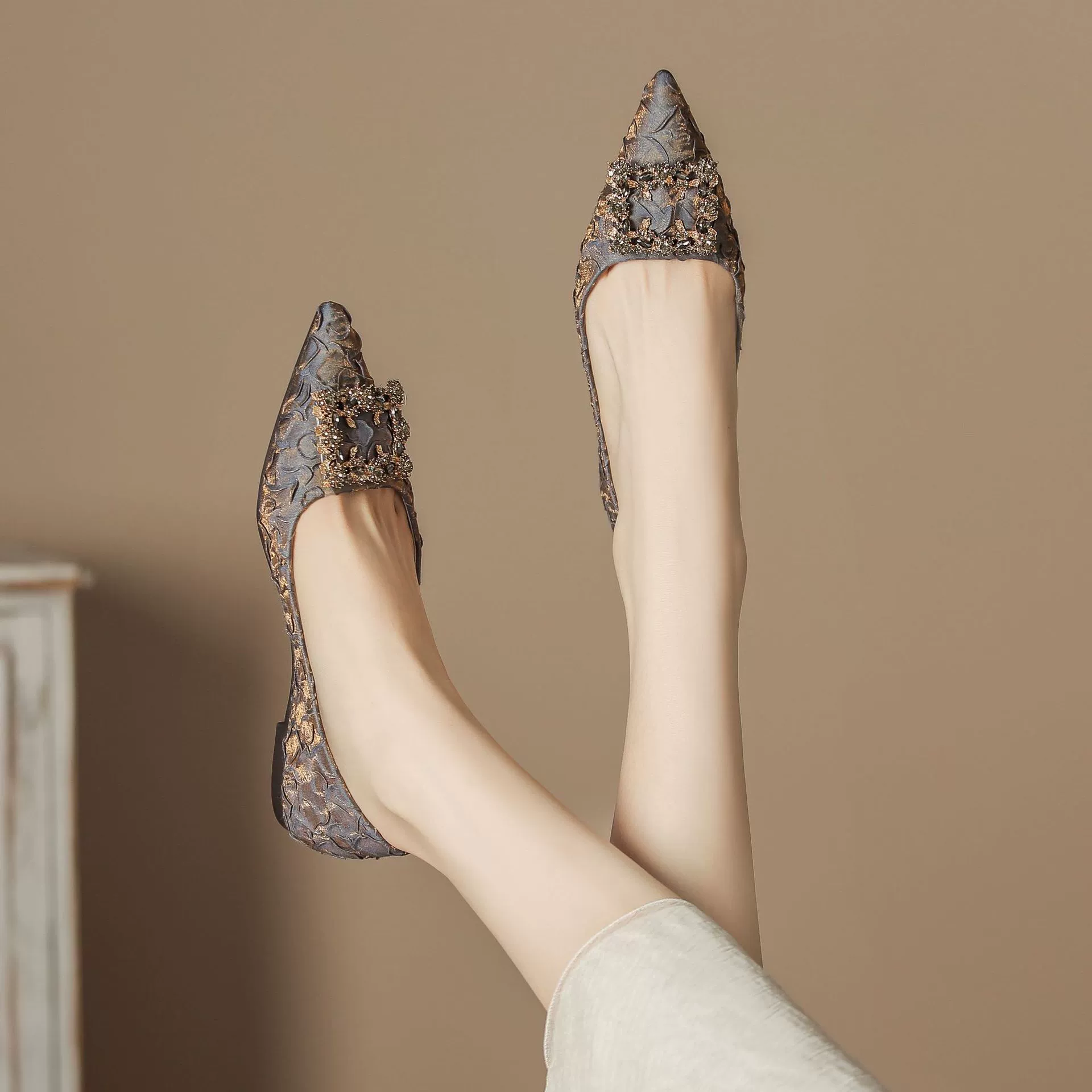 H567-5 Xinghe стразы плоские женские туфли с градиентом атласные складки