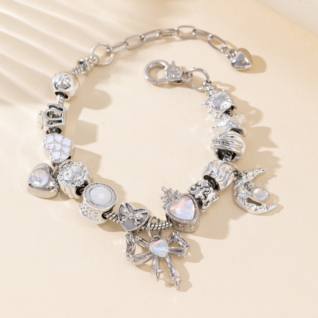 Brazalete Pan Jia, brazalete de cuentas DIY, ojos de gato, arco de amor, joyas de diamante de diamante de corona.