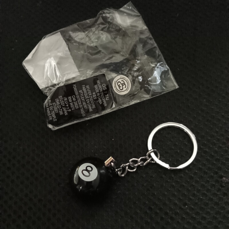 in stock STUSSY 8 BALL KEYCHAIN Metal Black Billiard Keychain Hanging Accessories