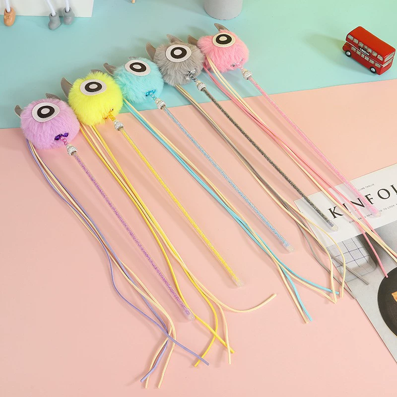 Игрушка для кошек: мультяшный монстр с большими глазами, дразнилка-удочка, ручная работа, с кисточкой, перьями и колокольчиком