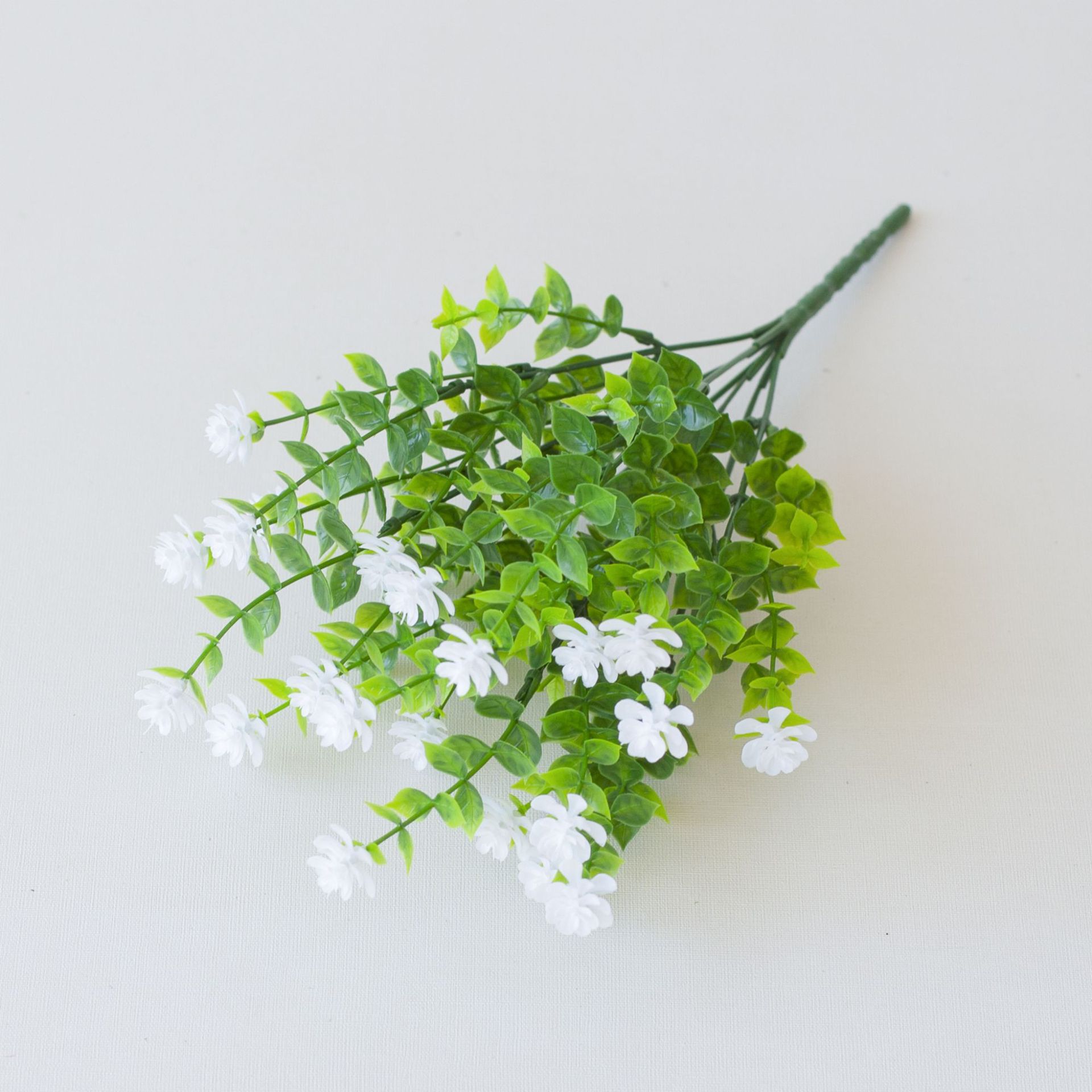Planta Artificial de Eucalipto y Camelia de Plástico Duradero y Reutilizable para Decoración y Paisajismo