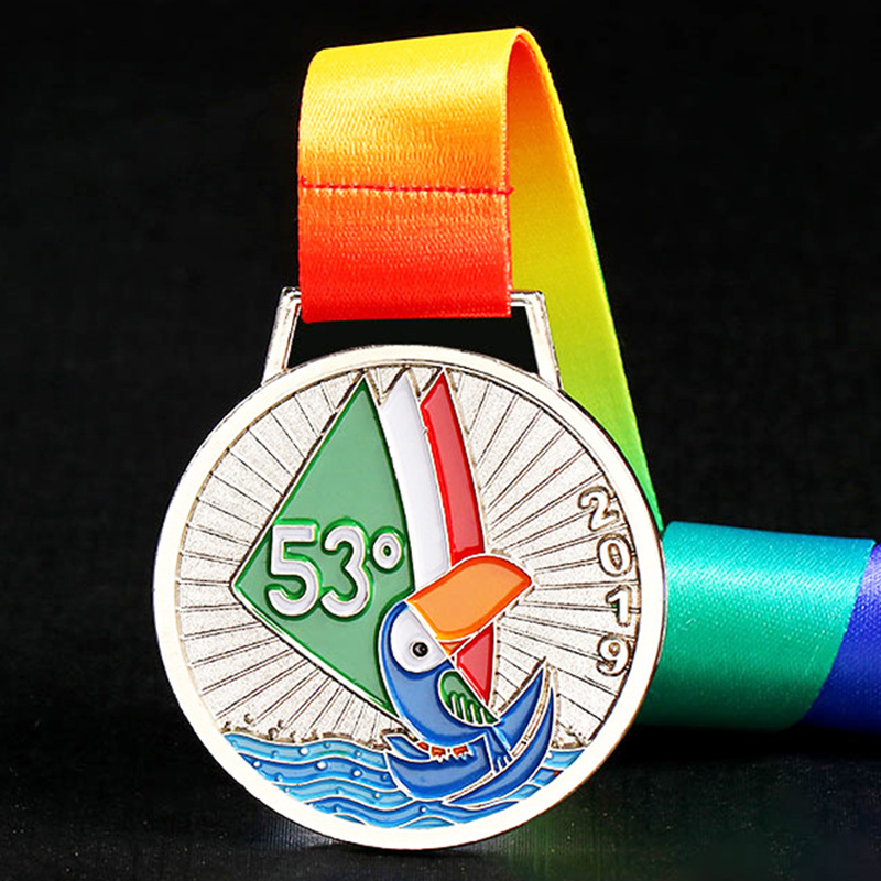 Fábrica en stock en blanco creativo maratón medalla conmemorativa escuela juegos hoja de oro medalla personalización registro
