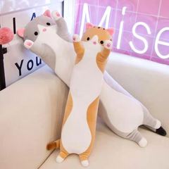 クロスボーダー猫抱き枕ぬいぐるみぬいぐるみかわいい大サイズのぬいぐるみは枕に寄りかかって怠け者が寝ています。