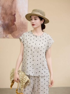 ���c�����w�伃�����r��Ů�ļ��Ȱ�߅���^С�����e��������Ů2661