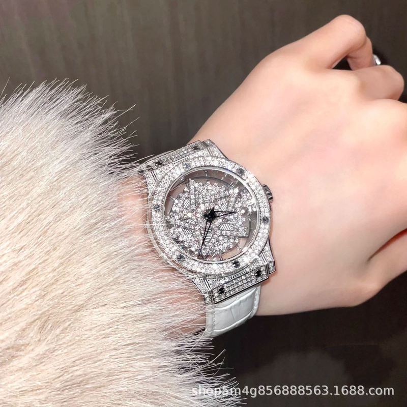 Gezhi Counter Transfer Five-pointed Star Watch for Women with Diamond Accessible Luxury Versatile Fashion Elegant Luxury High-end Watch Gezhi Counter Transfer Five-pointed Star Watch for Women with Diamond Accessible Luxury Versatile Fashion Elegant Luxury High-end Watch