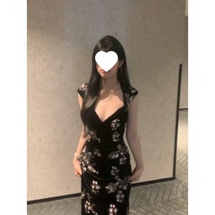 纯欲风辣妹刺绣v领碎花连衣裙夏季气质收腰显瘦包臀清冷感长裙子