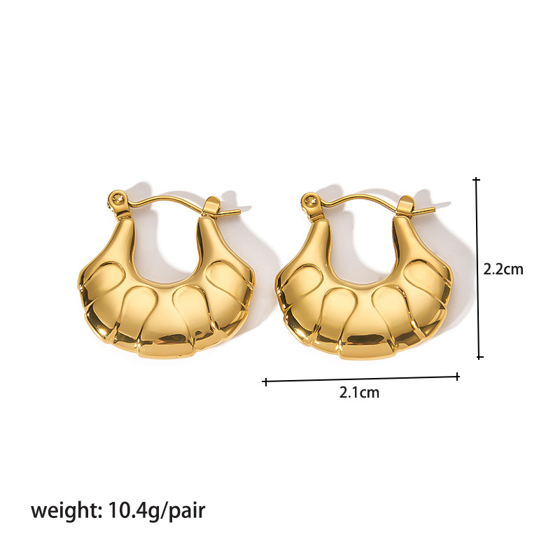 1 Pair Modern Style Round Heart Shape 304 Stainless Steel 18K Gold Plated Hoop Earrings display picture 5