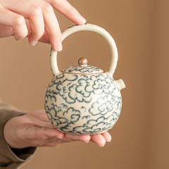 メーカーの雲紋提梁壺茶器高級大容量泡急須汝窯開片は中国式急須単壺を養うことができます。