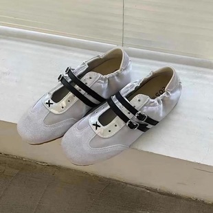 �p�ſ��U�հ��ٵ�ӖЬŮ2025�¿��\�����eС��Ьܛ�׬������Ь