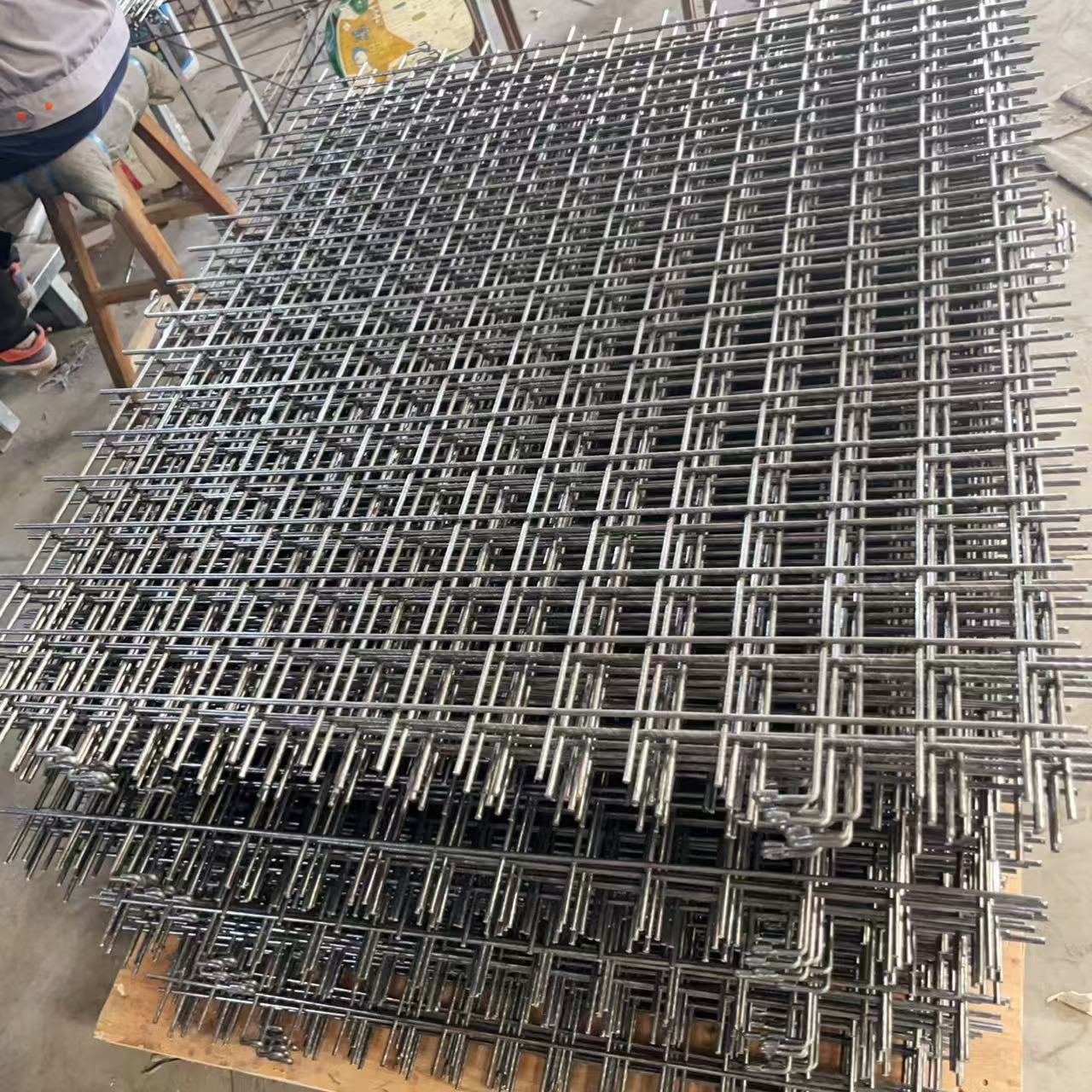 批发建筑碰焊网工地片地暖铁丝网桥梁加固抗裂建筑钢筋网片矿用