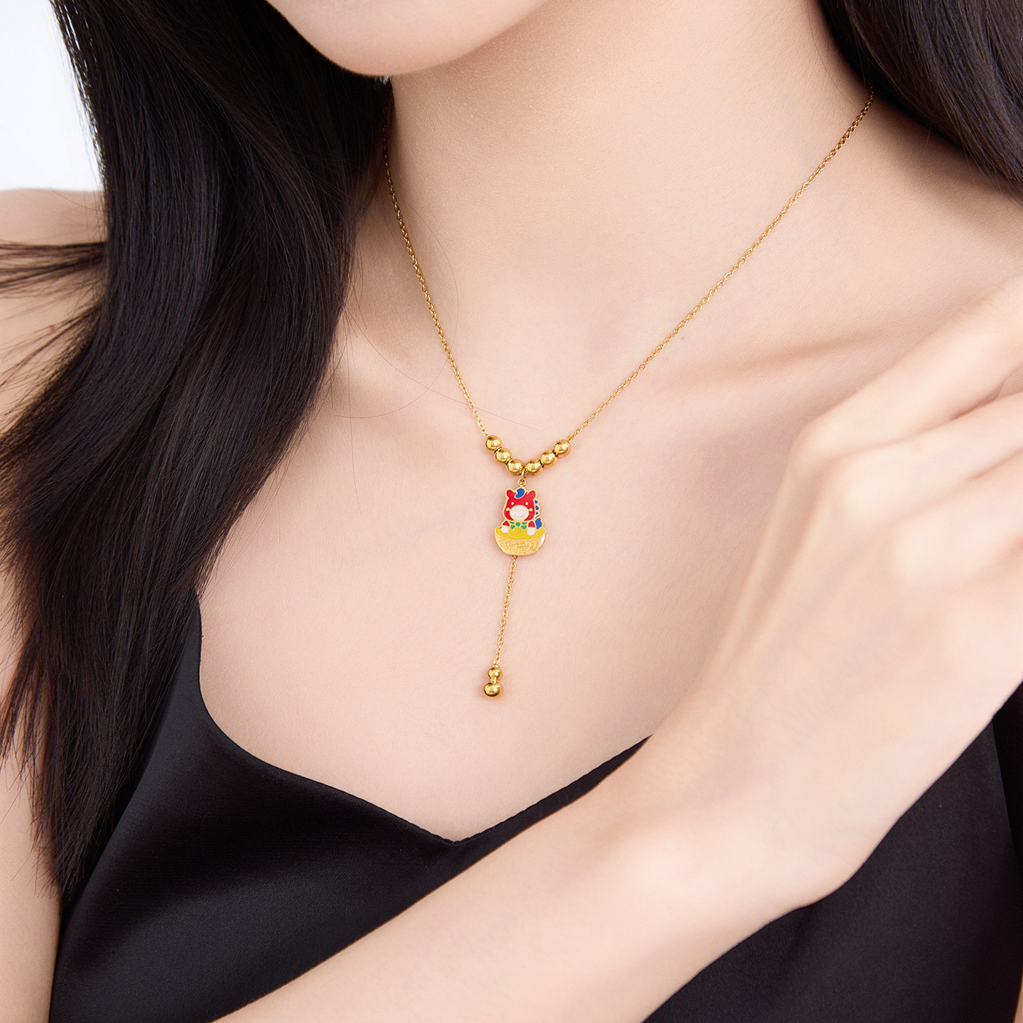 Xuping acero inoxidable 24k collar de bordas de color mujer serie de goteo de aceite nuevo estilo chino pony cuentas collar temperamento al por mayor
