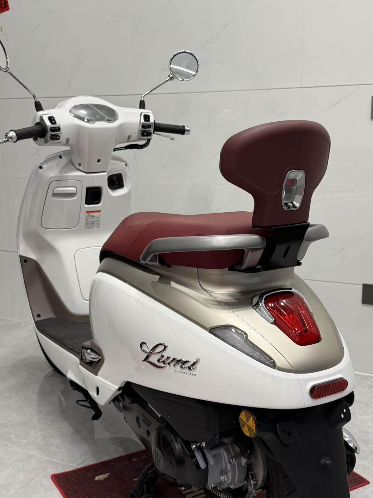 Suitable for Haojue Lumi125 Modified Rear Backrest, Rear Seat Lumbar Support, Passenger Backrest, Humpback Backrest, Cushion