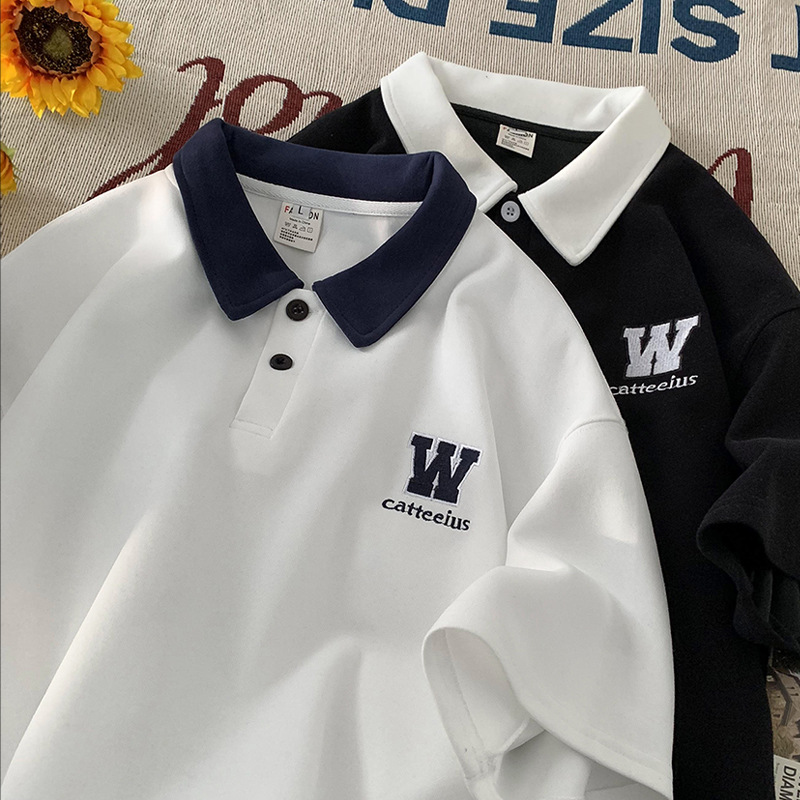 Polo manga corta de los hombres de verano suelto bordado pesado color sólido juventud Camiseta estilo universitario contraste color media manga camiseta