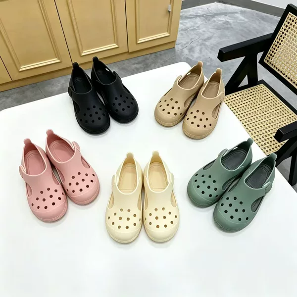 Igor Summer New Style Boys' and Girls' Perforated Shoes, Hollow-Out Closed-Toe Beach Shoes, Breathable Velcro Baby Water Sandals