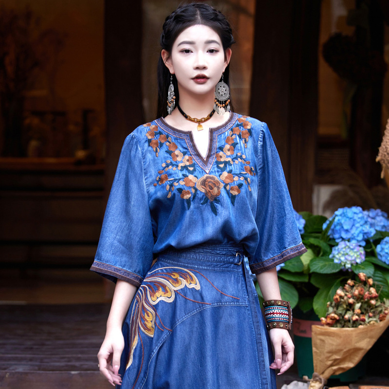 New Chinese Style Retro Embroidered Shirt for Women 2025 New Loose Plus Size Elegant Slimming Tencel Denim Top 9377